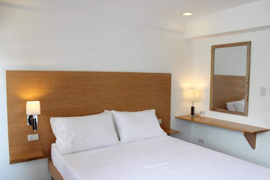 Brblock Boutique And Residences Макати Номер фото